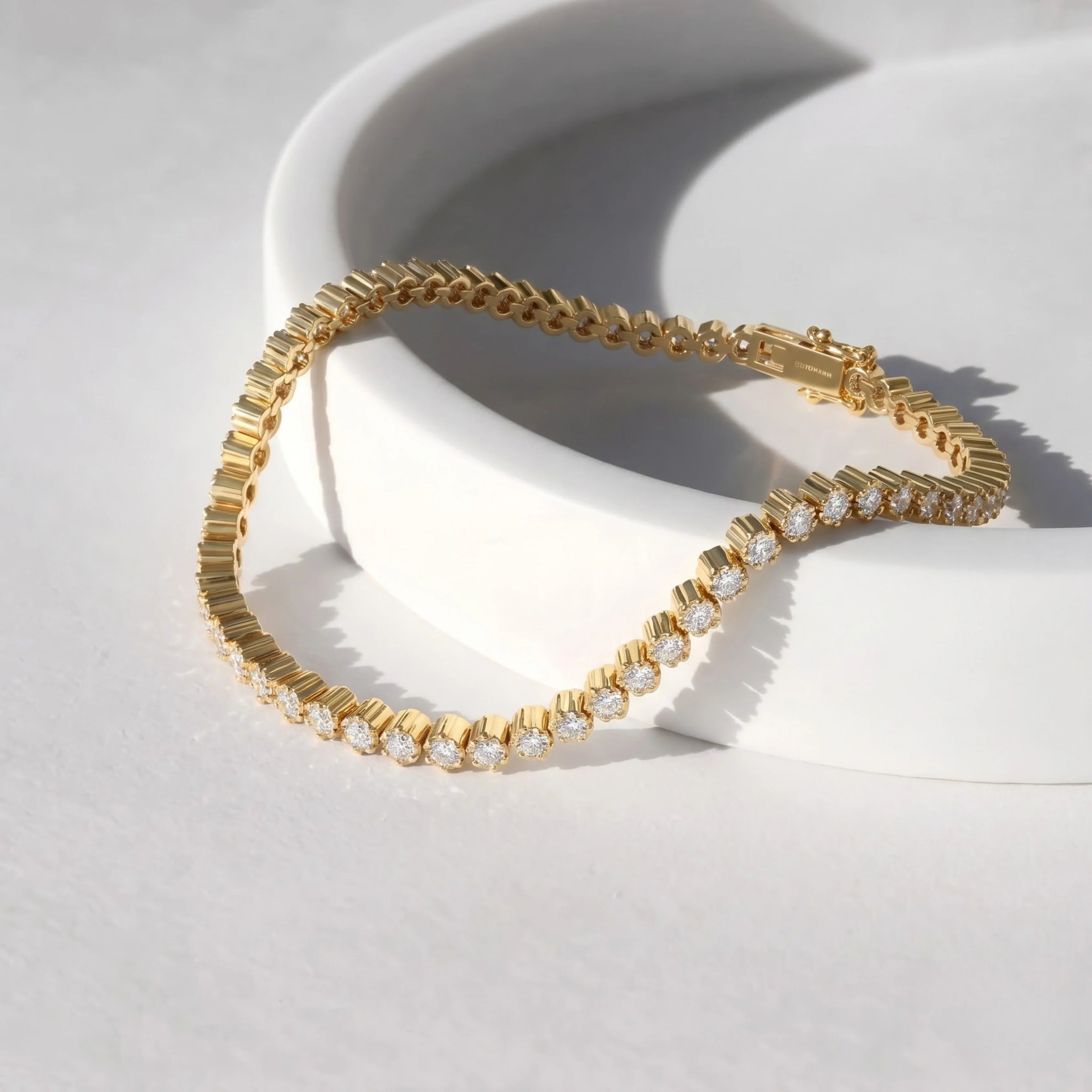 Diamond Bracelet: Shopping Guide