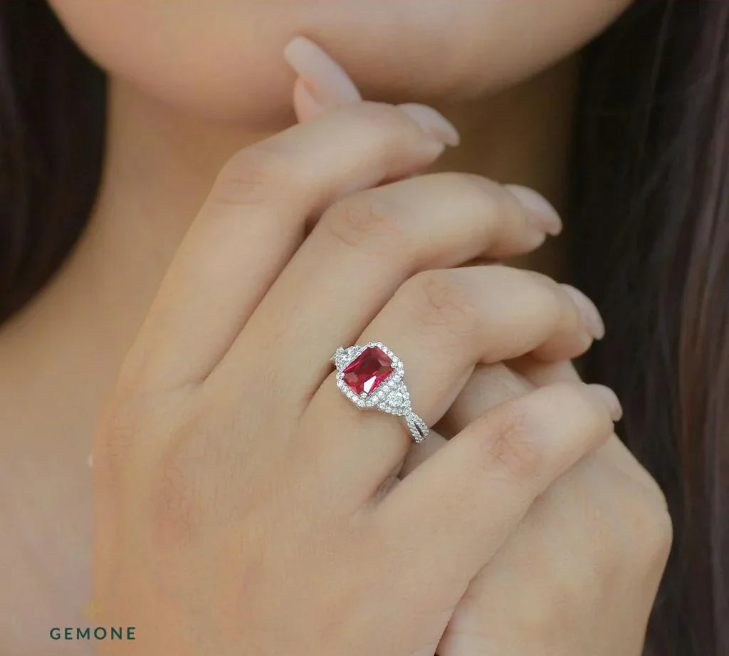 Guide to Three Stone Ring