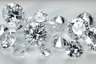 WHAT ARE MELEE DIAMONDS? – KNOW MORE ABOUT