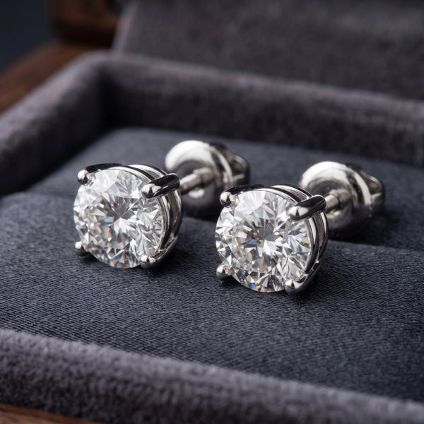 Guide To Lab Diamond Stud Earrings: Simple & Stylish