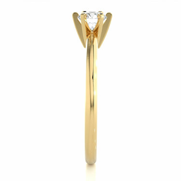 0.40 Ct Round Cut Prong Setting Solitaire Diamond Ring In Yellow Gold