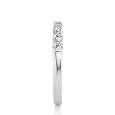 Alliance demi-éternité avec diamant de laboratoire taille ronde de 0,50 ct en or blanc 