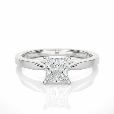 Bague solitaire diamant de laboratoire sertie à 4 griffes taille princesse de 0,60 ct en or blanc 