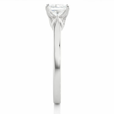 Bague solitaire diamant de laboratoire sertie à 4 griffes taille princesse de 0,60 ct en or blanc 