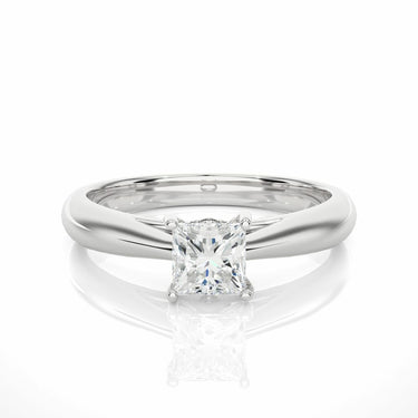 Bague de fiançailles solitaire diamant de laboratoire sertie de griffes taille princesse de 0,80 ct en or blanc 