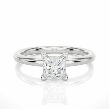 Bague solitaire diamant de laboratoire sertie de griffes taille princesse de 0,80 ct en or blanc 