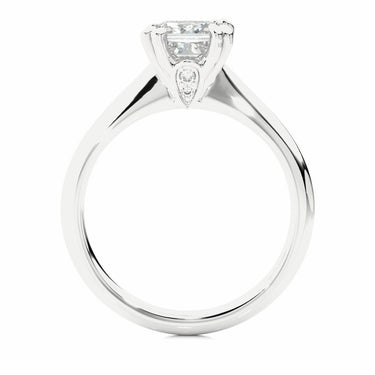 Bague de fiançailles solitaire diamant de laboratoire sertie de griffes taille princesse de 1,35 ct en or blanc 