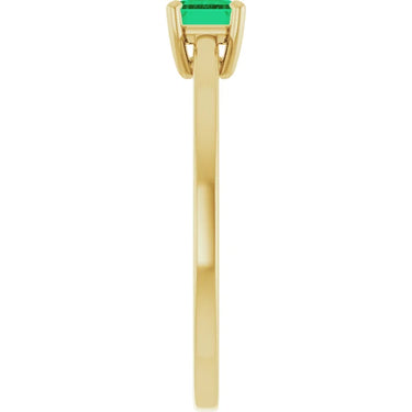 2 Carat Emerald Gemstone 4 Prong Setting Solitaire Ring In Yellow Gold