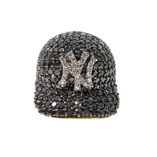 3.78 Carat Baseball Cap Black And White Diamond Pendant In Yellow Gold 