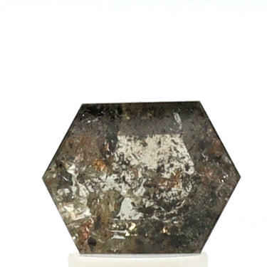 Diamante de sal y pimienta con forma hexagonal de 1,3 quilates