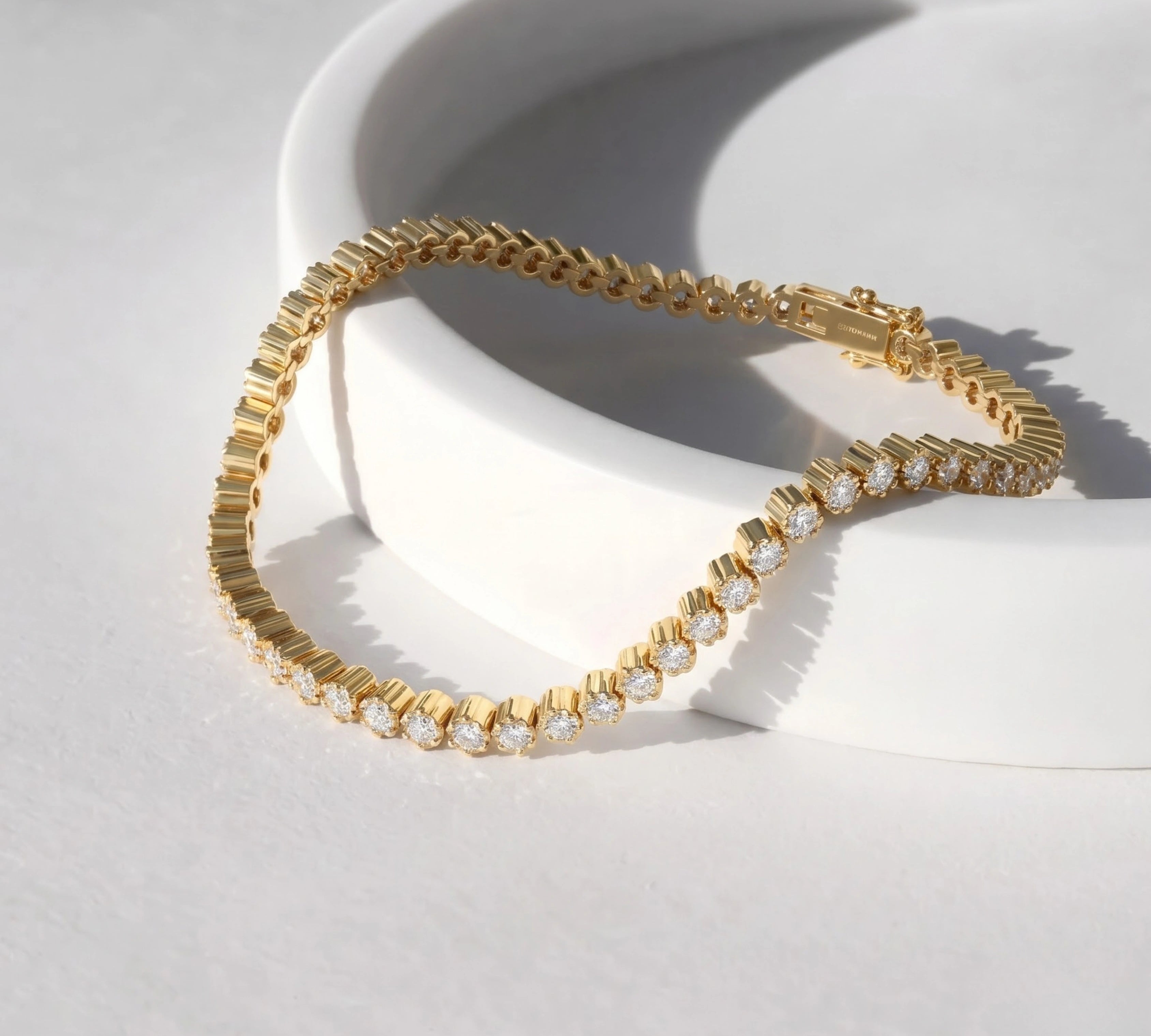 Diamond_Bracelet__Shopping_Guide.webp