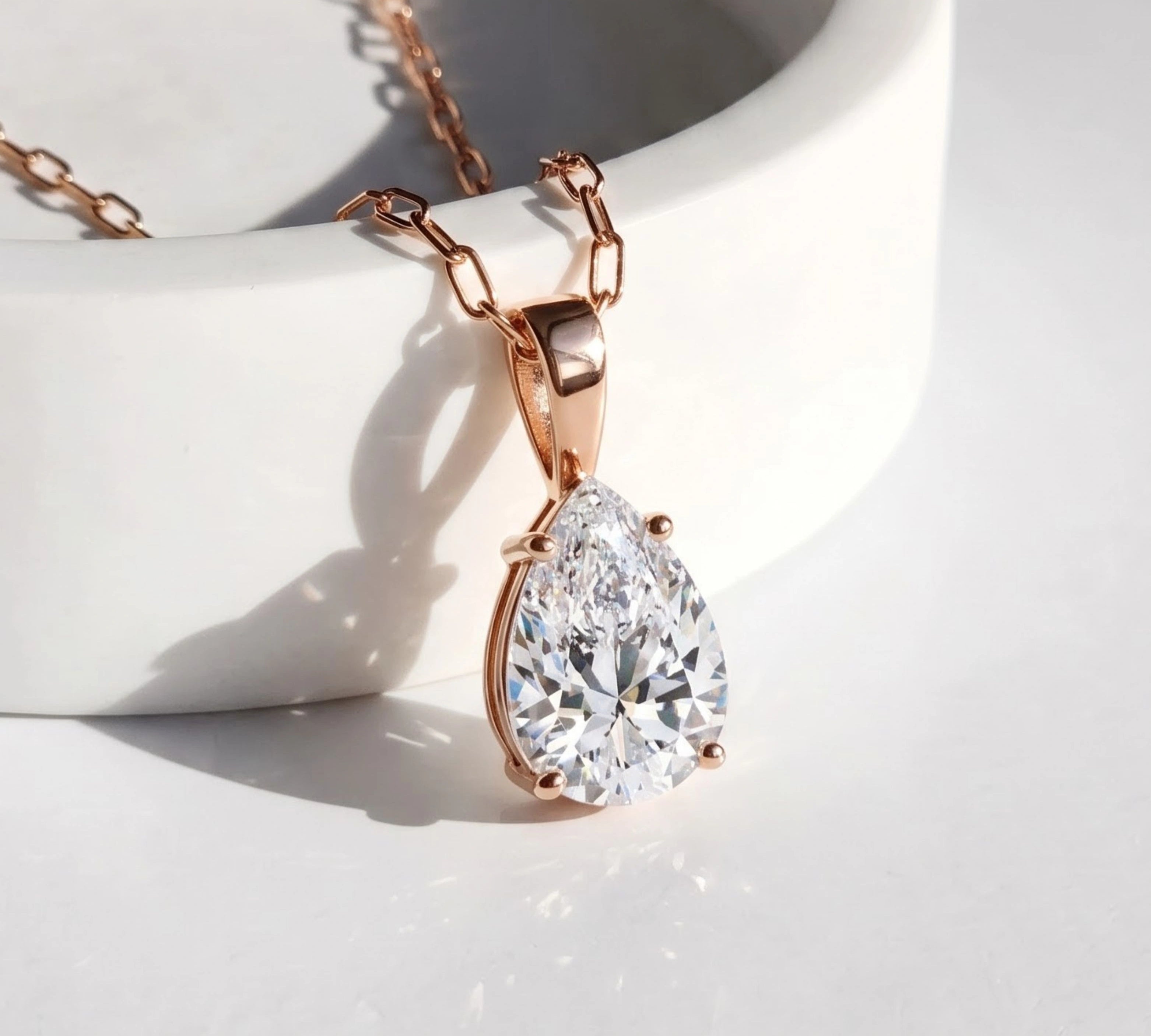 Diamond_Solitaire_Pendants_3529a37f-a6cc-48a5-aa2f-e86d4fd4628a.webp