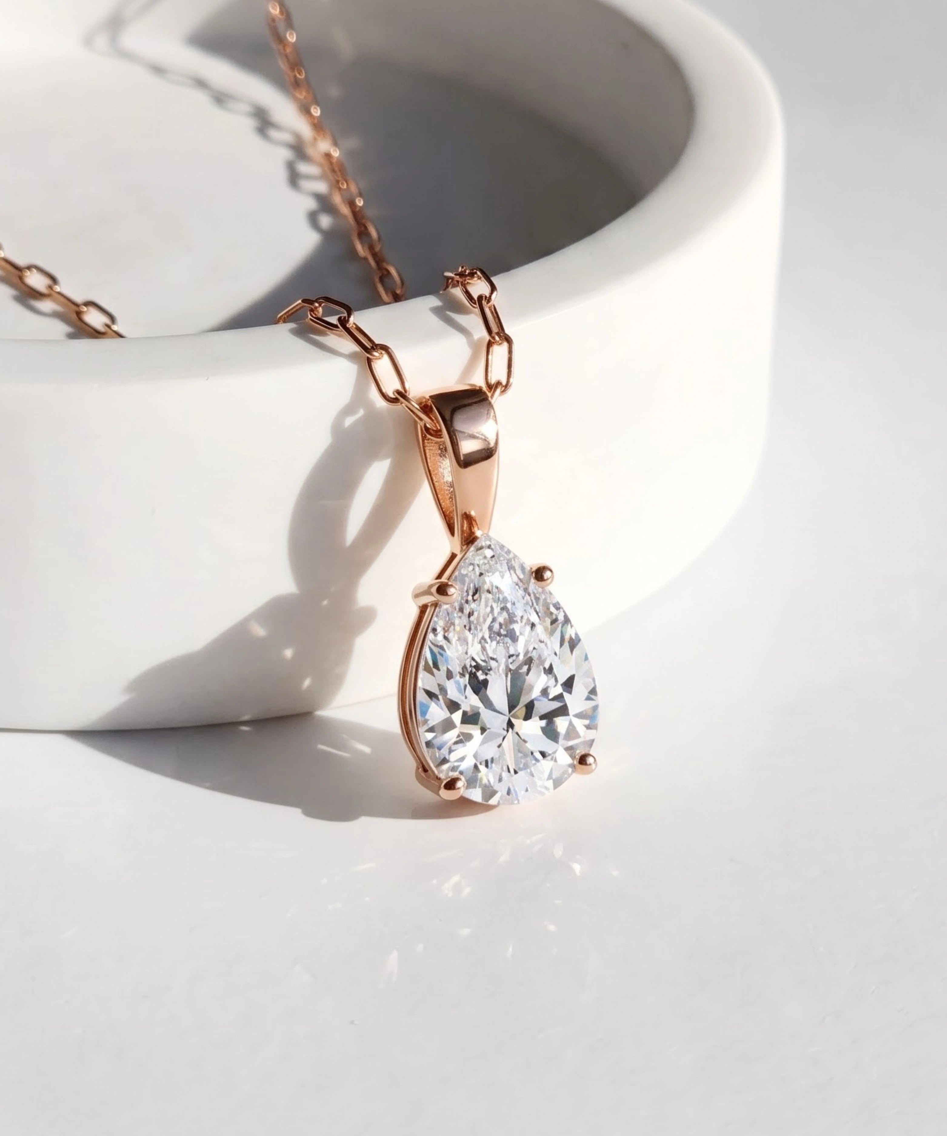Diamond_Solitaire_Pendants_3529a37f-a6cc-48a5-aa2f-e86d4fd4628a.webp