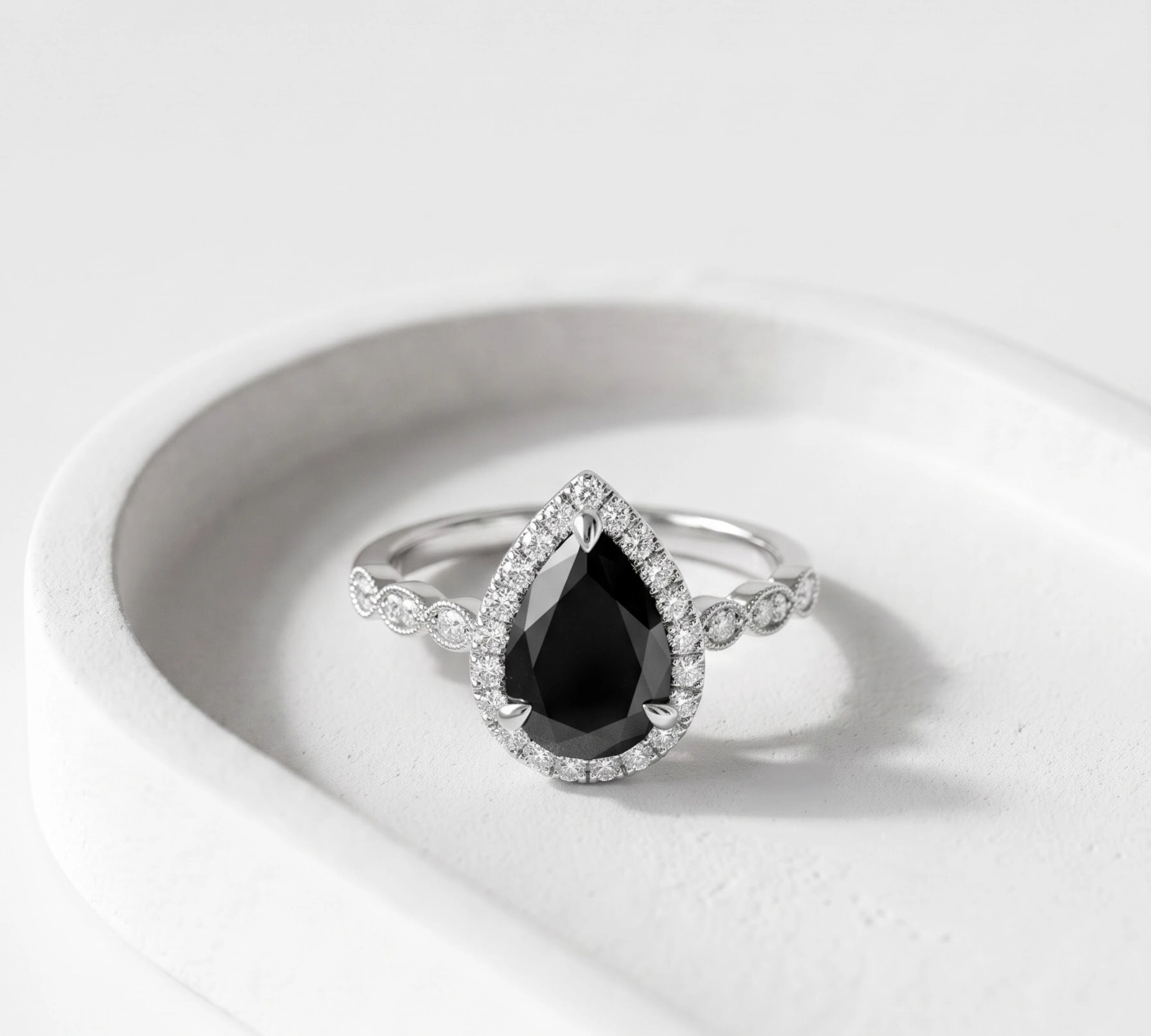 Halo_Black_Diamond_Rings_9dddebb2-c712-4650-96f1-c57b320371e5.webp