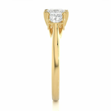 Anillo de diamantes con tres piedras de talla princesa de 1 qt en oro amarillo 