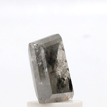 Diamante de sal y pimienta con forma de cometa de 1,68 ct