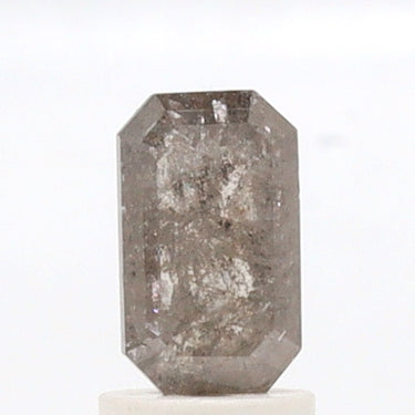 Diamante de sal y pimienta de talla radiante de 1,47 quilates