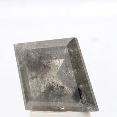 Diamante de sal y pimienta con forma de cometa de 1,68 ct